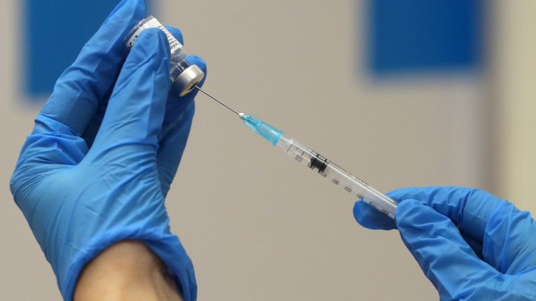 Internetem se dál šíří dezinformace o vakcínách. Antivaxeři se zaměřili na očkování dětí 1 usa-ockovani