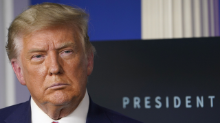 Donald Trump požadoval po amerických generálech, aby k němu byli loajální jako byli v minulosti němečtí vojáci k Hitlerovi