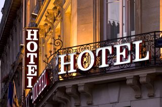 Hoteliéři jsou nešťastní. Cestovní ruch se z pandemických opatření nevzpamatoval. Hrozí jim krach?