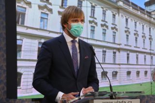 Rozčílený ministr Vojtěch: Politizace covidu mám plné zuby, rozhodně se nebojíme přijmout opatření. Co za další nařízení nás čeká?