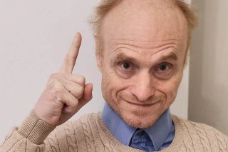 Pro starší generace bych dal čtvrtou dávku vakcíny půl roku po té třetí, uvedl biolog Flegr
