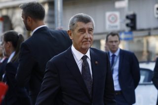 Babiš chtěl demisi Rakušana. STAN označil za hnutí organizovaného zločinu