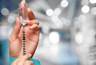 Nová nanočásticová vakcína od amerických vědců by mohla být průlomová. Mohla by se skladovat i při pokojové teplotě