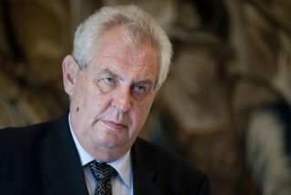 Výrazná změna ve zdravotním stavu Miloše Zemana. Mluvčí Ovčáček prolomil mlčení a konečně informoval o aktuálním stavu