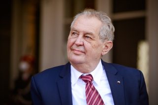 Zeman vyjde Fialovi vstříc. „Známe se, tykáme si.“ Jeden ministerský adept je ale pro prezidenta problém