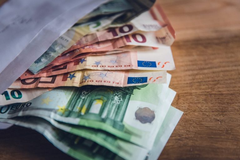 Na dovolenou do Chorvatska budou příští rok stačit eura. Státy EU podpořily zavedení společné měny 1 penize euro loterie