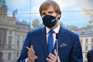 Počty nakažených porostou ještě dva týdny, říká Vojtěch. Co chystá ministerstvo s drsnou očkovací kampaní?
