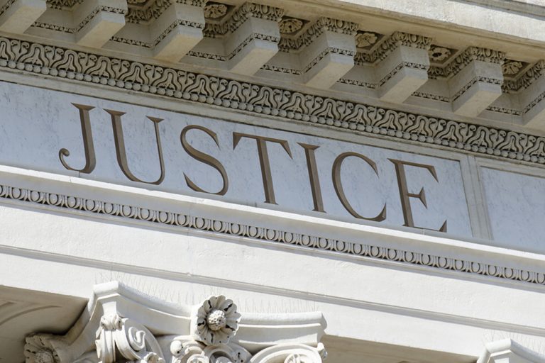 Češka odsouzená v Pákistánu za pašování heroinu uspěla s odvoláním. Na svobodu se dostane v řádu dní, potvrdilo ministerstvo 1 justice soud spravedlnost