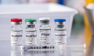 Politici si nakoupili akcie Pfizeru a Moderny. Ti samí zároveň hlasovali pro nákup vakcín ze státní kasy