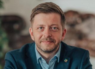 Rakušan chce „deagrofertizovat“ státní správu. Otřese se zřejmě i vedení České pošty