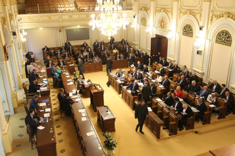 poslanecka snemovna 1