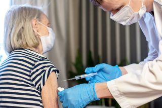 Výsledek rozsáhlé očkovací studie, které se zúčastnilo až 6 milionů lidí, odpůrce očkování překvapí