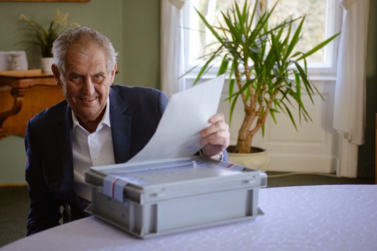 milos zeman volby urna