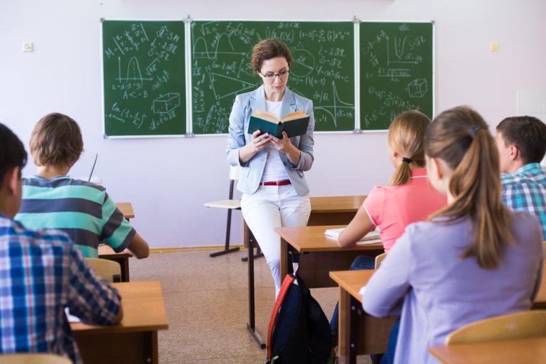 ucitel trida skola