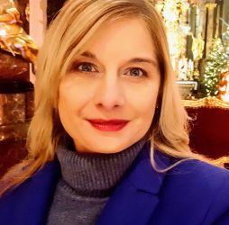 Novinářka České televize si pořádně podala  Janečka. V přímém přenosu nabádal miliardář rodiče, aby své děti nedávali očkovat proti covidu