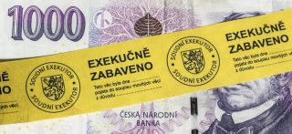 Během milostivého léta se nově mohou oddlužit také klienti VZP. Pomoci to může statisícům lidí