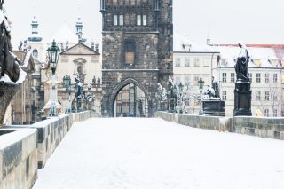 Připravte si bundy a čepice, do Česka se blíží zimní počasí.  Někde může dokonce začít sněžit