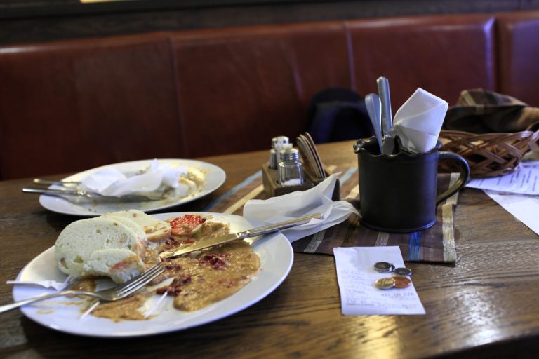 Restaurace se bouří proti nařízením. O kontrolování zdravotního stavu hostů si myslí své 1 depositphotos 46898067 s