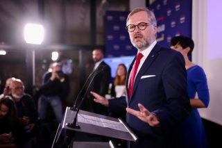 Koalice kvůli kauze v pražském dopravním podniku nevidí důvody pro rekonstrukci vlády, Fiala večer promluví k národu