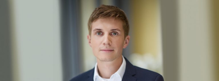 Podle datového analytika Drbohlava bude opět až 200 mrtvých za den. Jak nahlíží odborník na nově zavedená opatření? 1 jakub drbohlav 60be7f2ab24e3346904265
