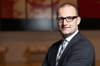 Německý ministr zdravotnictví: Do konce zimy budou všichni očkovaní, uzdravení nebo mrtví. Jak je na tom teď Německo s covidem?