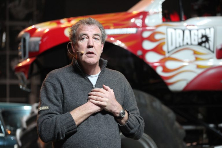 Bývalý moderátor Top Gearu Jeremy Clarkson chce naplácat Gretě na zadek. Schytal to na Twitteru 1 jeremy clarkson
