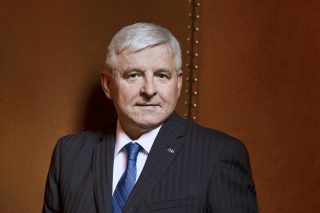 ČNB zvedla úrokové sazby. Půjčky a hypotéky budou pro lidi ještě nedostupnější