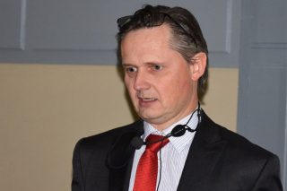 Tečku za covidem očkování neudělá, to je falešný předpoklad, myslí si imunolog Drbal. Jaké kroky k zvládnutí pandemie doporučuje?