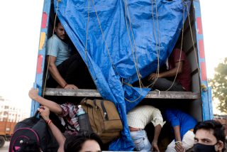 Imigranti na jihu Moravy. Rumunský řidič kamionu policii řekl, že z návěsu kamionu slyšel hlasy