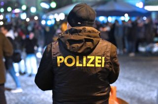 Odmítači očkování v Rakousku dostanou od státu tučnou pokutu