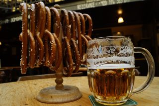 Propad tržeb v restauracích je obrovský. Další zpřísnění opatření pro ně může být fatální