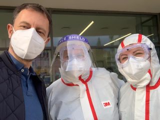 Slovenská vláda se přepočítala. Zavedla loterii, pak lockdown, ale očkovací centra jsou úplně prázdná