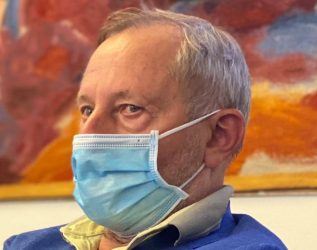 Nový kabinet Petra Fialy se snaží nebýt jako stará vláda. Poslanec za ANO ale varuje, že brzy vystřízliví. Vyjádřil se i Arenberger
