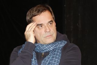 Etzler s chodítkem a bez kyslíku: je to ukrutně náročné. Z covidária znovu vyzývá k očkování a popisuje, co řekl přítelkyni, když zavolala sanitku