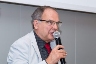 Francie tlačí na neočkované. Podle epidemiologa Pazdiory by podobná strategie v Česku vedla k dalšímu rozdělení společnosti