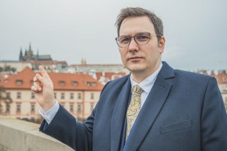 Pospíšil, Škromach a Pilný se shodli na tom, že Pirát Lipavský je nejslabším článkem nové vlády. Proč?