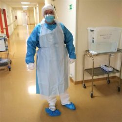 Kaplan v Domažlické nemocnici vidí denně umírat pacienty s covidem. Část lidí i přesto zůstane přesvědčená, že covid nezabíjí, říká
