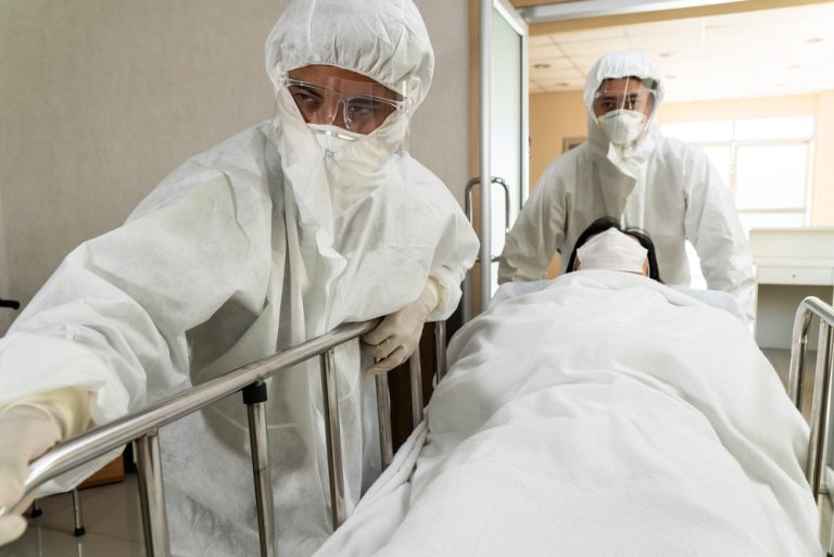 USA hlásí rekordní počty nakažených. Podle experta už brzy nebude v zemi nikdo, kdo nákazu neprodělal 1 nemocnice covid