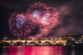 Tichý Silvestr? Města kvůli obavám z covidu ruší tradiční novoroční ohňostroje