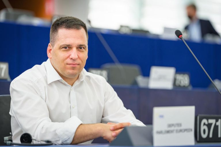 Europoslanec Zdechovský: Je třeba uvalit sankce na Putina a Rusko vyloučit ze všech tendrů 1 21 07 07 zdechovsky portrait str 15