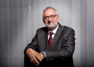 Virolog Grubhoffer: S podzimní vlnou covidu musíme počítat. V boji s covidem stále považuje za nejdůležitější očkování