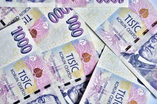 Státní dluh dál prudce roste. Na každého Čecha připadá už téměř čtvrt milionu korun