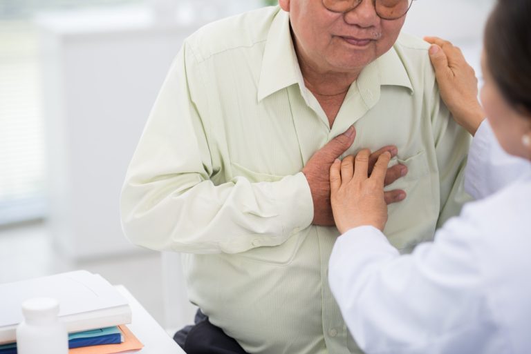 Problémy se srdcem mají stále mladší lidé. Podle kardiologa je to kvůli zanedbané prevenci během pandemie 1 problemy se srdcem