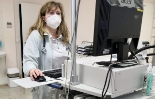 Profesorka Adámková: Kdo označí omikron za poslední mutaci, není člověk z masa a kostí