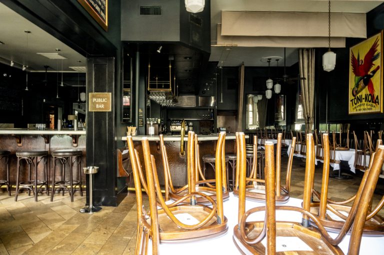 Covidové bonusy pro restauratéry jsou podle podnikatelů špatně nastavené 1 zavrena restaurace