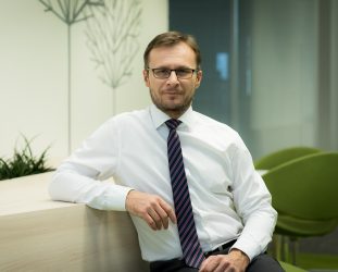Ministr zemědělství Nekula plánuje snížit DPH u českých výrobků. Podle ekonoma Kovandy by se díky tomu mohly snížit ceny potravin