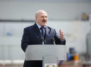 Běloruský prezident zakázal inflaci. Následky diktátorského přechytračení na sebe nenechaly dlouho čekat
