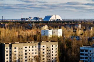 Jaderná elektrárna Černobyl je bez proudu. Podle ukrajinských expertů to může vést k úniku radiace