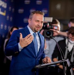 Ministr Jurečka chce navýšit lidem příspěvek za ubytování ukrajinských uprchlíků. Tisíc korun za třicet nocí je prý málo