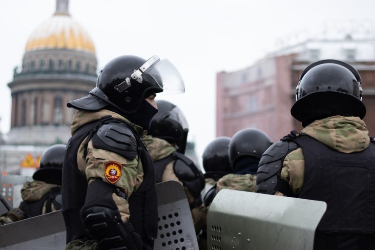 policie rusko protest